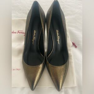 Salvatore Ferragamo Women's Pointed Toe Metallic Heels - Worn once.